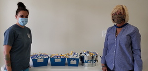 Reflections Hospice Delivers Gifts to QHS